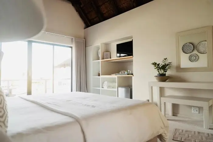 Canal-Guest-House-Waterfront-Accommodation-1