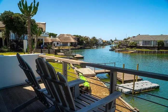 Canal-Guest-House-Waterfront-Accommodation-2